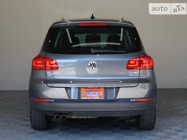 Сірий Фольксваген Тігуан, об'ємом двигуна 2 л та пробігом 131 тис. км за 2900 $, фото 5 на Automoto.ua