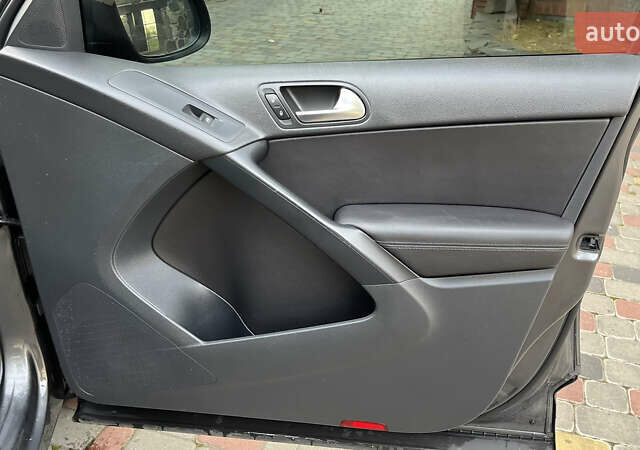 Сірий Фольксваген Тігуан, об'ємом двигуна 1.98 л та пробігом 234 тис. км за 9999 $, фото 11 на Automoto.ua