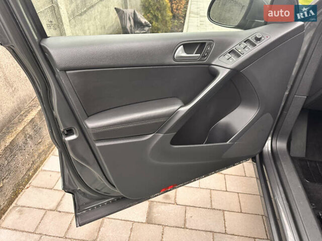 Сірий Фольксваген Тігуан, об'ємом двигуна 1.98 л та пробігом 196 тис. км за 12900 $, фото 10 на Automoto.ua