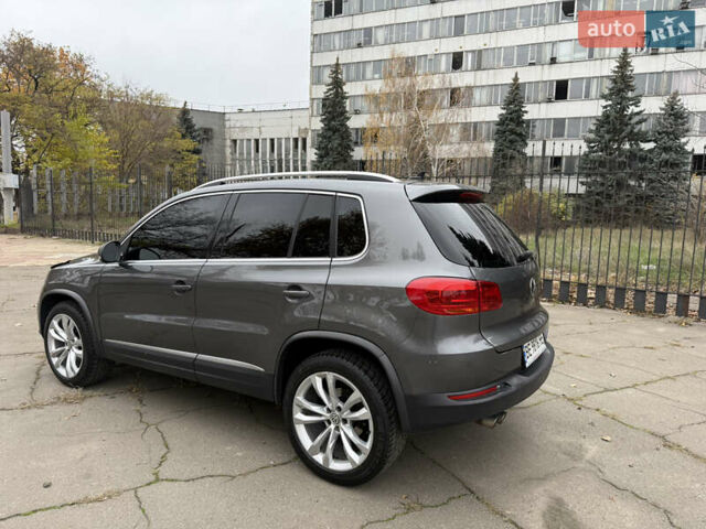 Серый Фольксваген Тигуан, объемом двигателя 2 л и пробегом 163 тыс. км за 15700 $, фото 57 на Automoto.ua