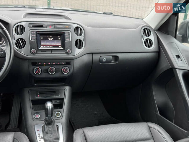 Серый Фольксваген Тигуан, объемом двигателя 2 л и пробегом 169 тыс. км за 12300 $, фото 23 на Automoto.ua