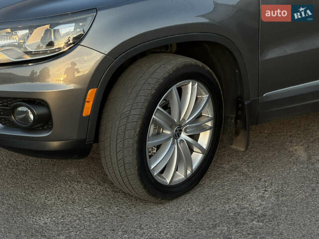 Серый Фольксваген Тигуан, объемом двигателя 2 л и пробегом 199 тыс. км за 12200 $, фото 6 на Automoto.ua