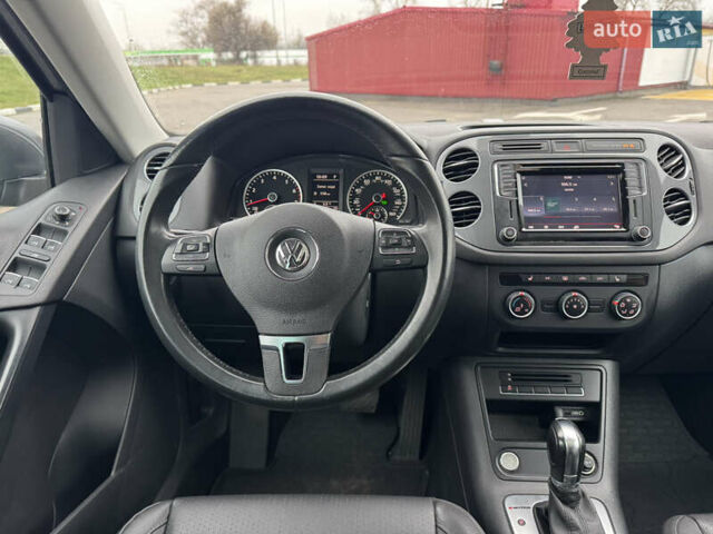 Серый Фольксваген Тигуан, объемом двигателя 2 л и пробегом 106 тыс. км за 15300 $, фото 24 на Automoto.ua