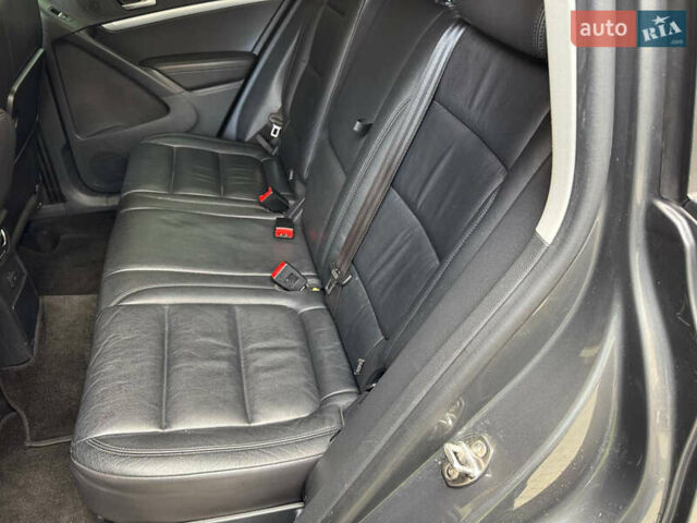 Серый Фольксваген Тигуан, объемом двигателя 1.97 л и пробегом 124 тыс. км за 17200 $, фото 23 на Automoto.ua