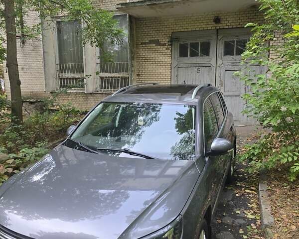 Серый Фольксваген Тигуан, объемом двигателя 1.98 л и пробегом 153 тыс. км за 14300 $, фото 12 на Automoto.ua