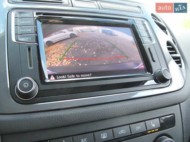 Серый Фольксваген Тигуан, объемом двигателя 2 л и пробегом 186 тыс. км за 14900 $, фото 93 на Automoto.ua