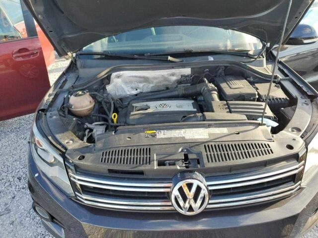 Сірий Фольксваген Тігуан, об'ємом двигуна 2 л та пробігом 147 тис. км за 2500 $, фото 11 на Automoto.ua