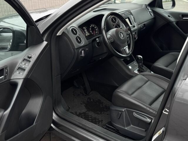 Серый Фольксваген Тигуан, объемом двигателя 2 л и пробегом 169 тыс. км за 12300 $, фото 20 на Automoto.ua