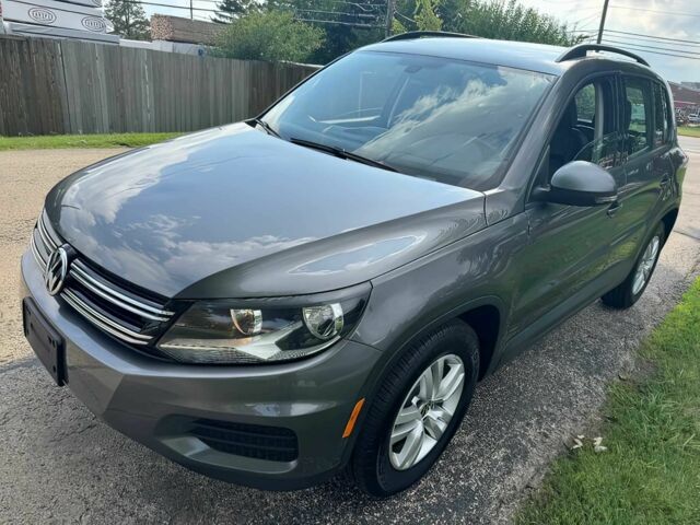 Серый Фольксваген Тигуан, объемом двигателя 2 л и пробегом 74 тыс. км за 7900 $, фото 2 на Automoto.ua
