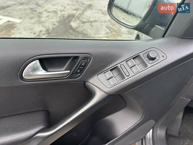 Серый Фольксваген Тигуан, объемом двигателя 1.98 л и пробегом 105 тыс. км за 15400 $, фото 9 на Automoto.ua