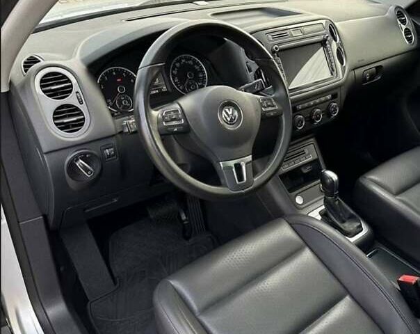 Серый Фольксваген Тигуан, объемом двигателя 1.98 л и пробегом 143 тыс. км за 11500 $, фото 8 на Automoto.ua