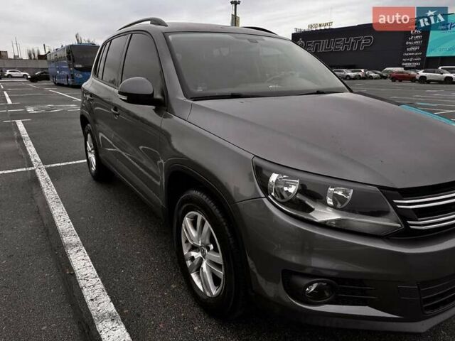 Серый Фольксваген Тигуан, объемом двигателя 1.98 л и пробегом 167 тыс. км за 10500 $, фото 5 на Automoto.ua
