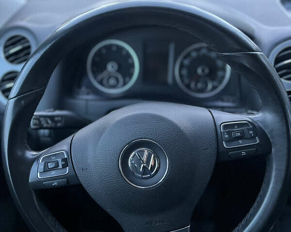 Серый Фольксваген Тигуан, объемом двигателя 2 л и пробегом 220 тыс. км за 12350 $, фото 19 на Automoto.ua