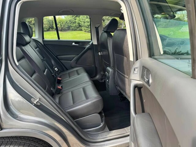 Серый Фольксваген Тигуан, объемом двигателя 2 л и пробегом 74 тыс. км за 7900 $, фото 13 на Automoto.ua