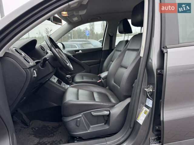 Серый Фольксваген Тигуан, объемом двигателя 2 л и пробегом 169 тыс. км за 12300 $, фото 31 на Automoto.ua