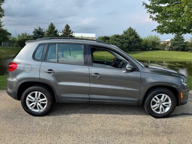 Серый Фольксваген Тигуан, объемом двигателя 2 л и пробегом 74 тыс. км за 7900 $, фото 6 на Automoto.ua