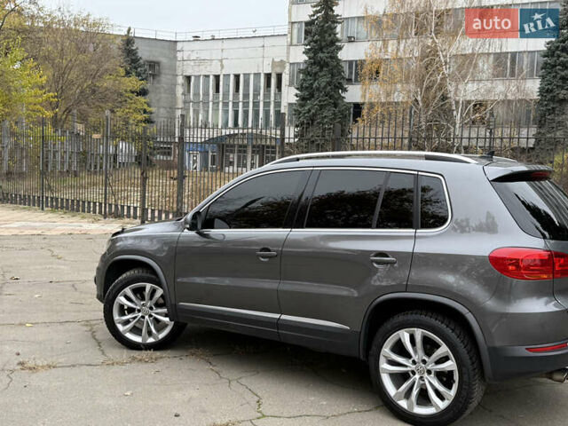Серый Фольксваген Тигуан, объемом двигателя 2 л и пробегом 163 тыс. км за 15700 $, фото 31 на Automoto.ua