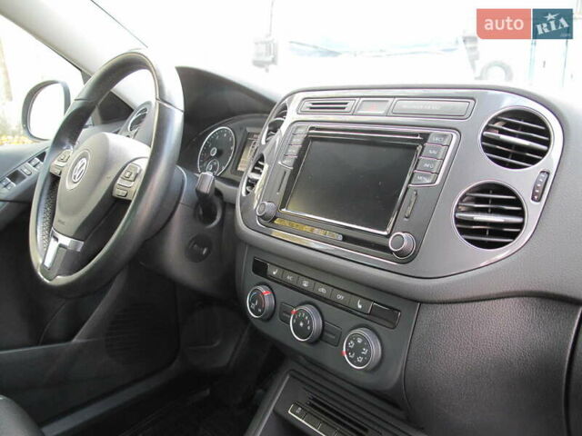 Серый Фольксваген Тигуан, объемом двигателя 2 л и пробегом 186 тыс. км за 14900 $, фото 63 на Automoto.ua