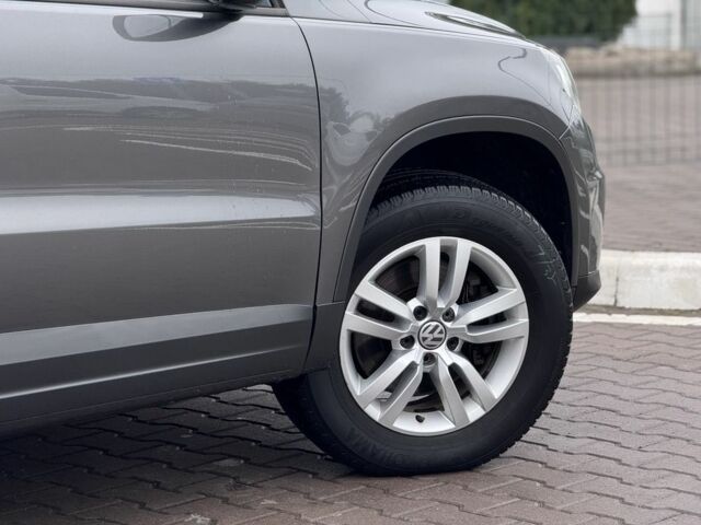 Серый Фольксваген Тигуан, объемом двигателя 2 л и пробегом 169 тыс. км за 12300 $, фото 11 на Automoto.ua