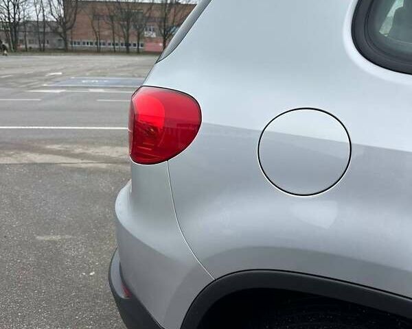 Сірий Фольксваген Тігуан, об'ємом двигуна 1.98 л та пробігом 117 тис. км за 13500 $, фото 13 на Automoto.ua