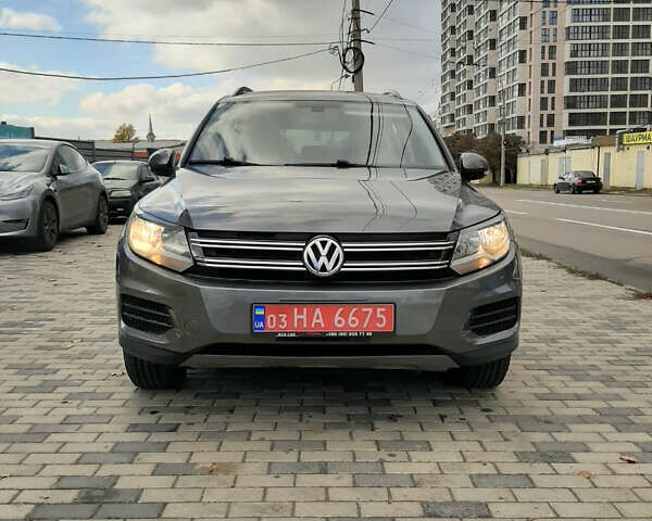 Сірий Фольксваген Тігуан, об'ємом двигуна 2 л та пробігом 206 тис. км за 12600 $, фото 6 на Automoto.ua