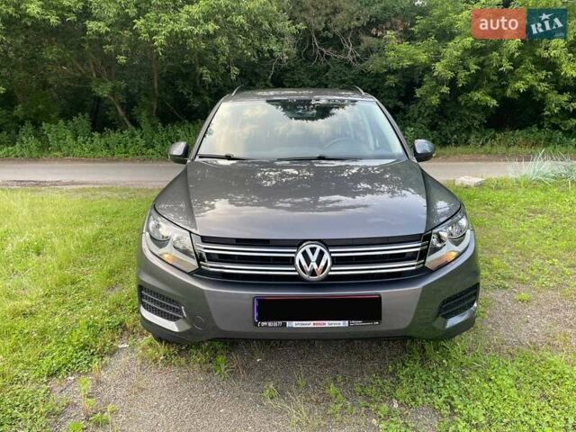 Сірий Фольксваген Тігуан, об'ємом двигуна 2 л та пробігом 133 тис. км за 13499 $, фото 7 на Automoto.ua