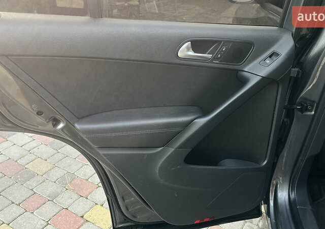 Сірий Фольксваген Тігуан, об'ємом двигуна 1.98 л та пробігом 234 тис. км за 9999 $, фото 20 на Automoto.ua