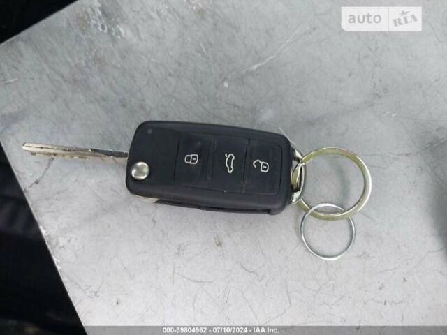 Серый Фольксваген Тигуан, объемом двигателя 2 л и пробегом 144 тыс. км за 3000 $, фото 14 на Automoto.ua