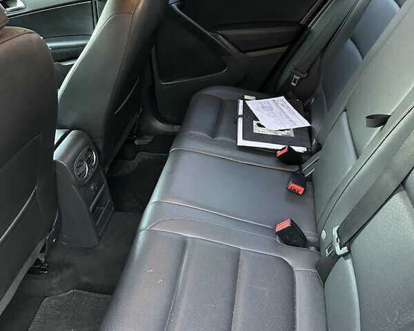 Сірий Фольксваген Тігуан, об'ємом двигуна 1.98 л та пробігом 68 тис. км за 13600 $, фото 17 на Automoto.ua