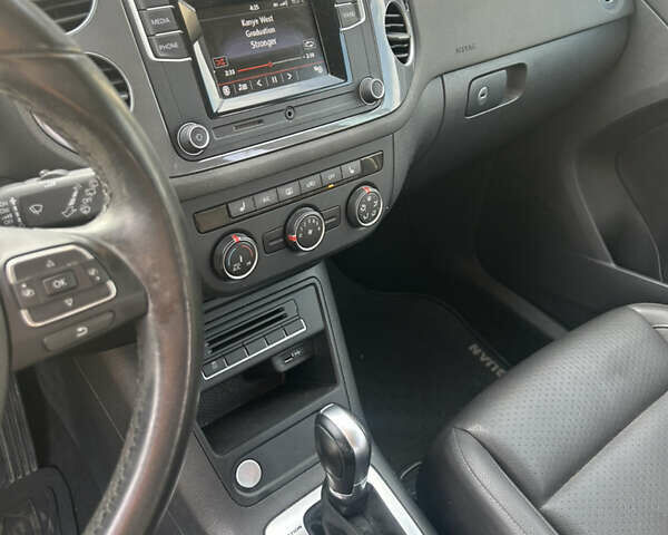 Сірий Фольксваген Тігуан, об'ємом двигуна 1.98 л та пробігом 120 тис. км за 12800 $, фото 8 на Automoto.ua