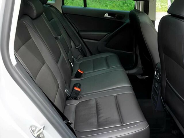 Серый Фольксваген Тигуан, объемом двигателя 2 л и пробегом 77 тыс. км за 8900 $, фото 13 на Automoto.ua