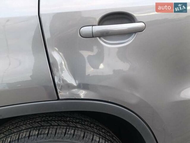 Сірий Фольксваген Тігуан, об'ємом двигуна 2 л та пробігом 205 тис. км за 12200 $, фото 41 на Automoto.ua