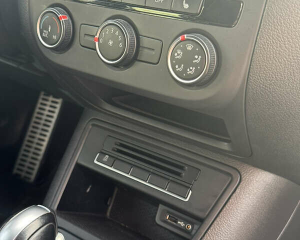 Сірий Фольксваген Тігуан, об'ємом двигуна 2 л та пробігом 175 тис. км за 12750 $, фото 38 на Automoto.ua