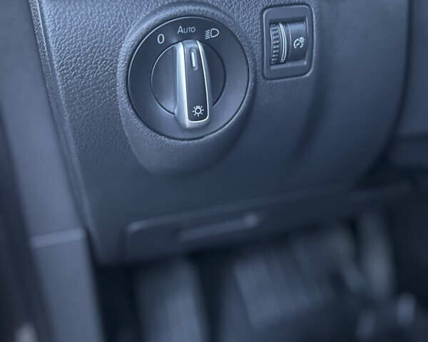 Серый Фольксваген Тигуан, объемом двигателя 2 л и пробегом 220 тыс. км за 12350 $, фото 18 на Automoto.ua