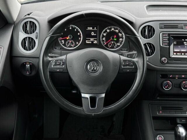 Серый Фольксваген Тигуан, объемом двигателя 2 л и пробегом 169 тыс. км за 12300 $, фото 3 на Automoto.ua