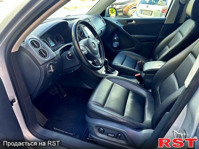 Сірий Фольксваген Тігуан, об'ємом двигуна 2 л та пробігом 190 тис. км за 13700 $, фото 5 на Automoto.ua