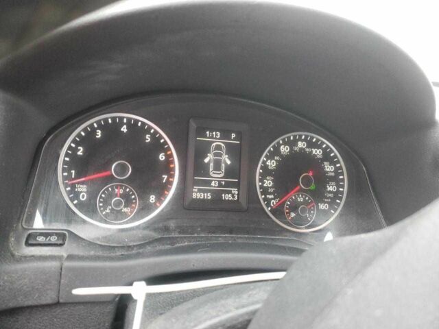 Сірий Фольксваген Тігуан, об'ємом двигуна 2 л та пробігом 135 тис. км за 2300 $, фото 8 на Automoto.ua