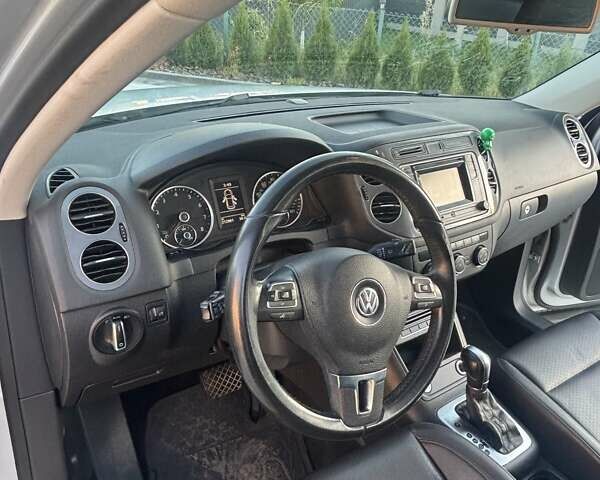 Серый Фольксваген Тигуан, объемом двигателя 1.98 л и пробегом 210 тыс. км за 12900 $, фото 3 на Automoto.ua