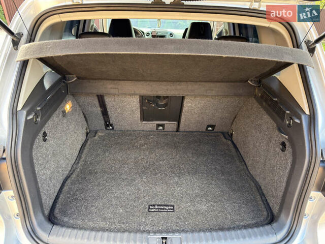 Серый Фольксваген Тигуан, объемом двигателя 1.98 л и пробегом 142 тыс. км за 12800 $, фото 10 на Automoto.ua