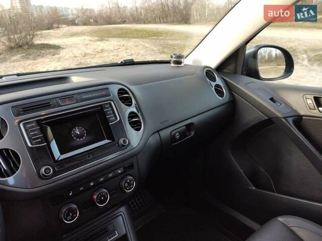 Серый Фольксваген Тигуан, объемом двигателя 1.98 л и пробегом 167 тыс. км за 10500 $, фото 9 на Automoto.ua