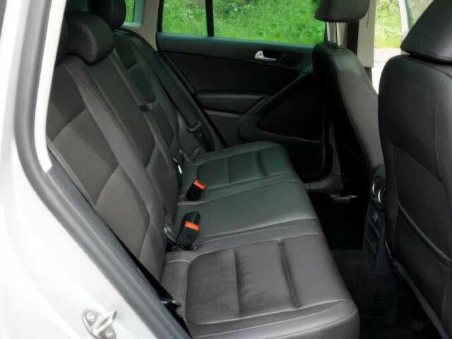 Серый Фольксваген Тигуан, объемом двигателя 2 л и пробегом 77 тыс. км за 4500 $, фото 11 на Automoto.ua