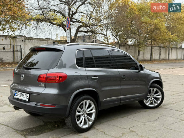 Серый Фольксваген Тигуан, объемом двигателя 2 л и пробегом 163 тыс. км за 15700 $, фото 2 на Automoto.ua