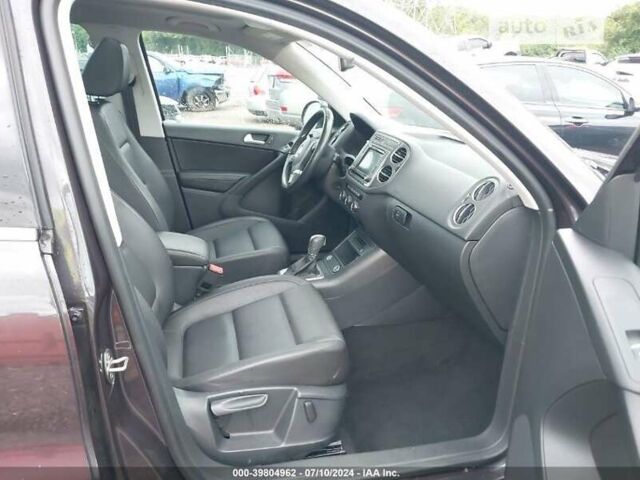 Серый Фольксваген Тигуан, объемом двигателя 2 л и пробегом 144 тыс. км за 3000 $, фото 10 на Automoto.ua