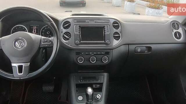 Сірий Фольксваген Тігуан, об'ємом двигуна 1.98 л та пробігом 119 тис. км за 14400 $, фото 7 на Automoto.ua