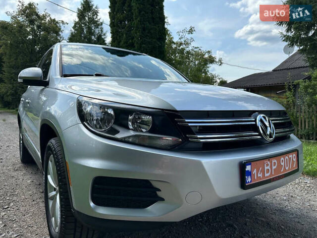 Серый Фольксваген Тигуан, объемом двигателя 2 л и пробегом 128 тыс. км за 15000 $, фото 3 на Automoto.ua