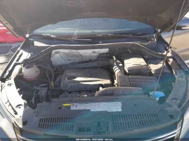 Серый Фольксваген Тигуан, объемом двигателя 2 л и пробегом 67 тыс. км за 2000 $, фото 9 на Automoto.ua