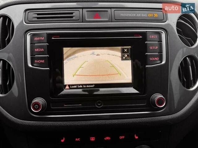 Серый Фольксваген Тигуан, объемом двигателя 1.98 л и пробегом 167 тыс. км за 10500 $, фото 11 на Automoto.ua