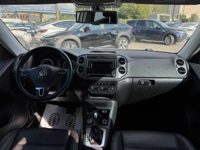 Серый Фольксваген Тигуан, объемом двигателя 2 л и пробегом 185 тыс. км за 8900 $, фото 6 на Automoto.ua