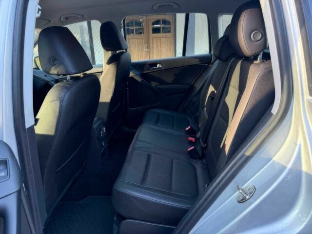 Сірий Фольксваген Тігуан, об'ємом двигуна 2 л та пробігом 71 тис. км за 7600 $, фото 11 на Automoto.ua