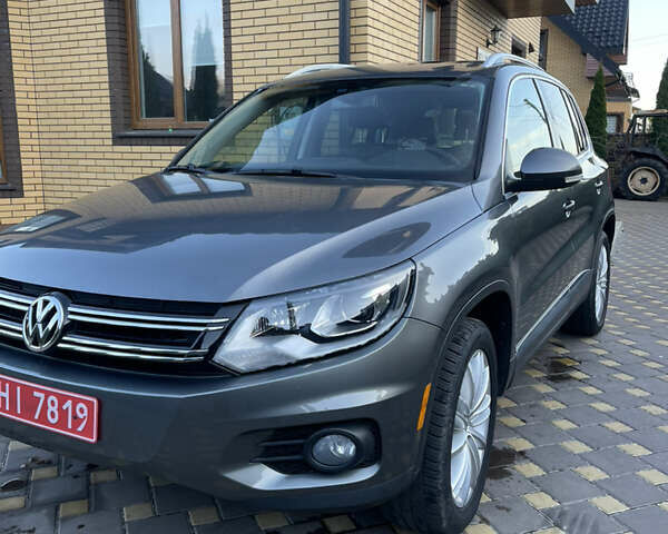 Сірий Фольксваген Тігуан, об'ємом двигуна 2 л та пробігом 205 тис. км за 10800 $, фото 4 на Automoto.ua
